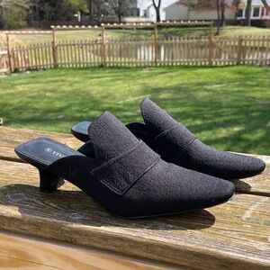 Vivaia Sz 7.5 38 Black Textured Pointed Snip Toe Slip-On Kitten Heel Mules